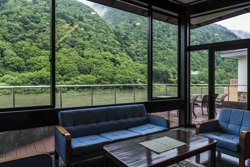 Takamiya Ryokan Beni Tozawa Buitenkant foto