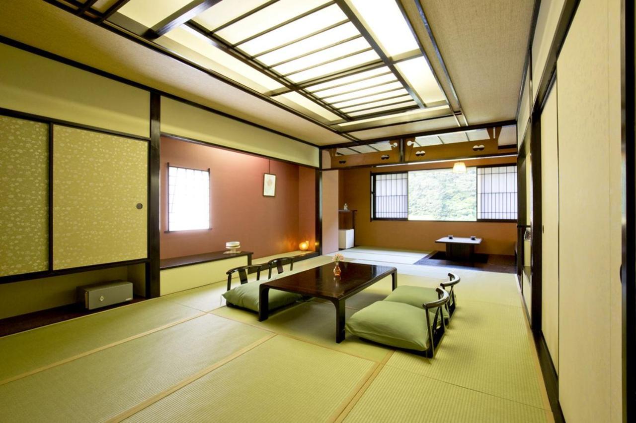 Takamiya Ryokan Beni Tozawa Buitenkant foto
